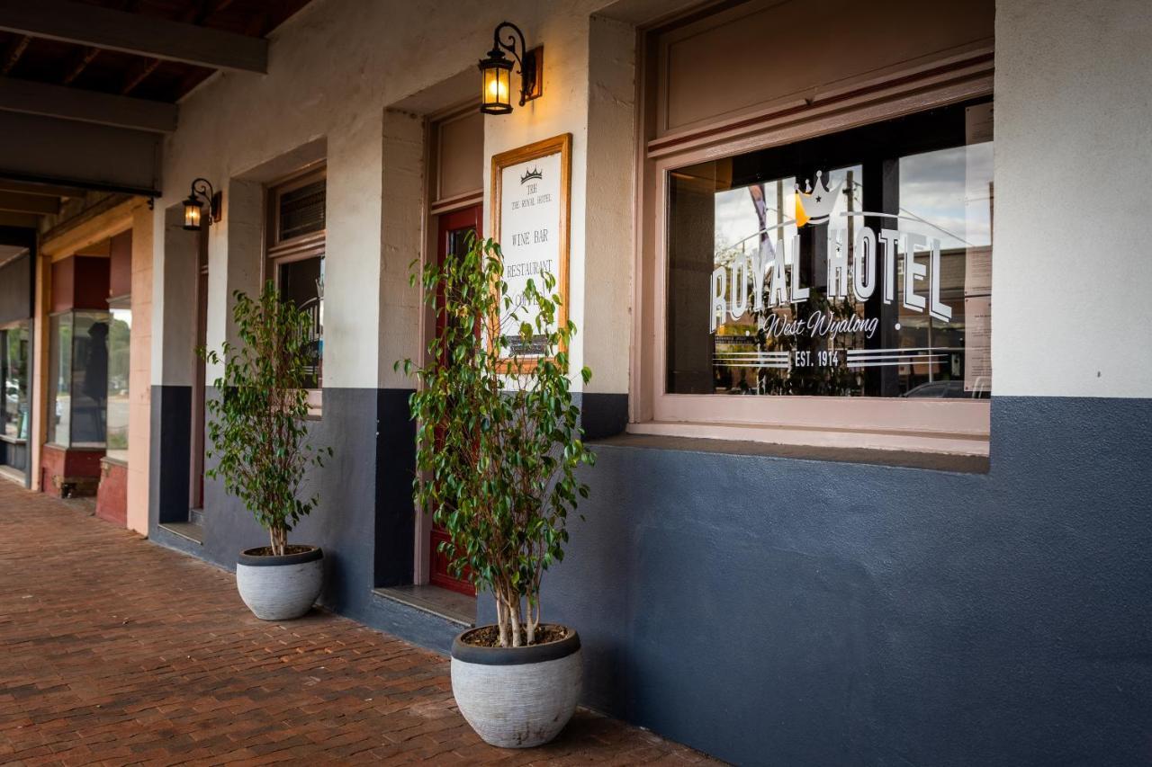 The Royal Hotel West Wyalong Eksteriør bilde